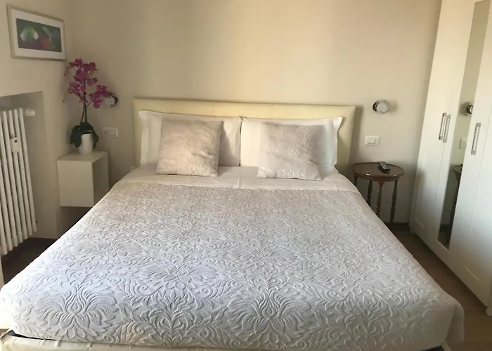 דירה Cute And Cozy Train Station