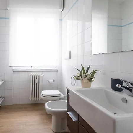 Апартаменти Cute And Cozy Train Station