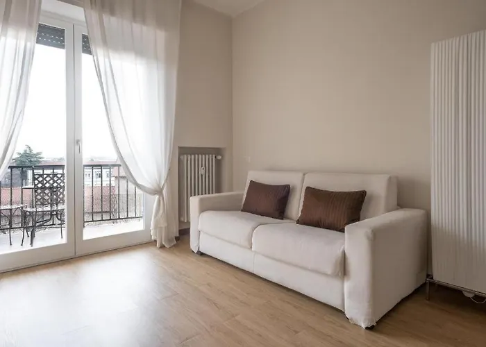 Cute And Cozy Train Station ベルガモ