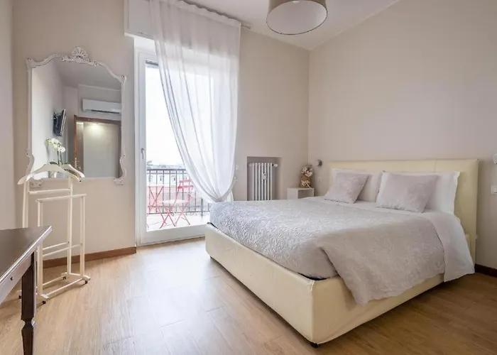 Cute And Cozy Train Station ベルガモ